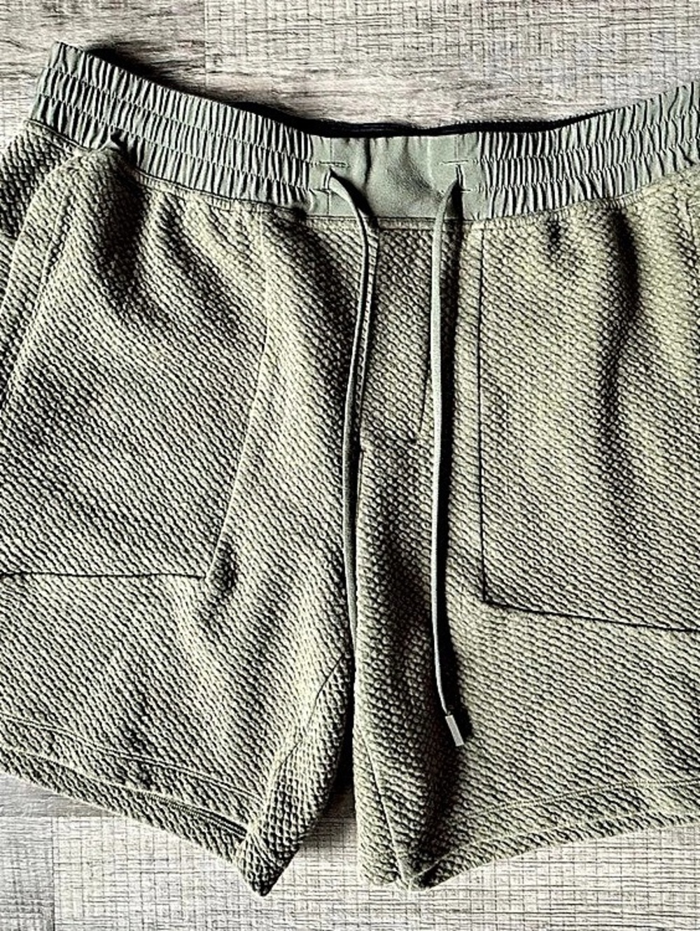Lululemon Men’s At Ease Short 7" *Waffle Men's Athletic Shorts Olive Green XL